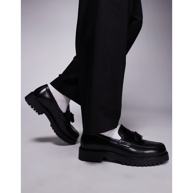 Walk London Sean tassel loafers in black leather | ASOS display picture 2