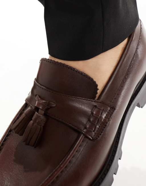Walk London Sean tassel loafers in brown milled leather, 3 of 4