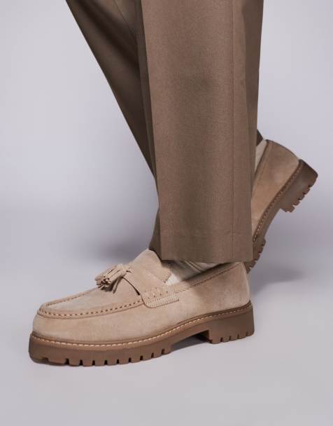 Walk London – Sean – Wildleder-Loafer in Steinbeige mit Quasten - view 1