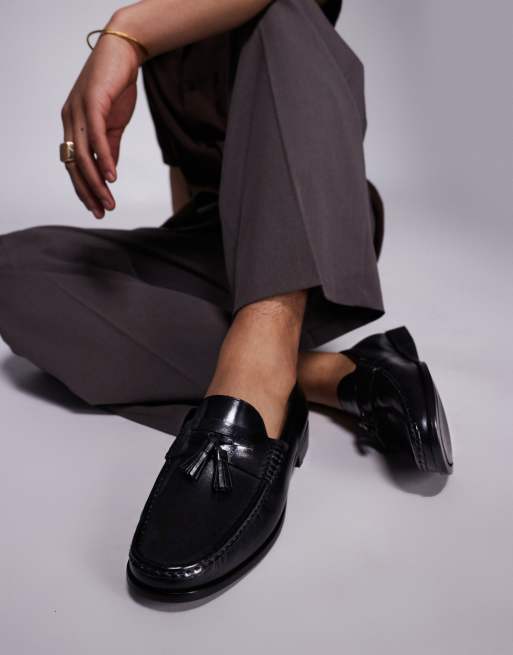 Walk London Tino tassel loafers in black leather, 2 of 4