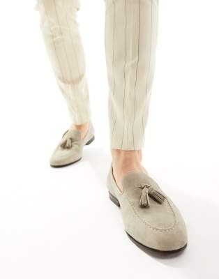 Walk London Trent Tassel Loafers In Stone Suede-Neutral