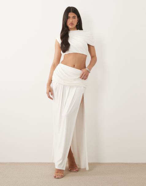 Wander Doll - Athena - Vormgevende maxi rok van gladde stof met gedrapeerd detail en dijsplit in wit, deel van co-ord set - view 1