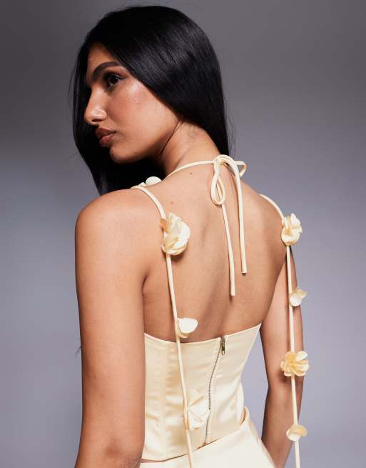 Wander Doll – Esmerelda – Premium – Citrongul korsettopp i satin med blomdetaljer och halterneck, del av set, 3 av 4