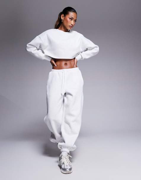 Wander Doll – Set in Hellgrau bestehend aus kurz geschnittenem Sweatshirt und Jogginghose - view 1