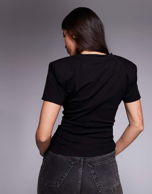 Wander Doll – So Basic – T-Shirt mit hohem Baumwollanteil in Schwarz mit Knoten vorne und Schulterpolstern, 2 von 4