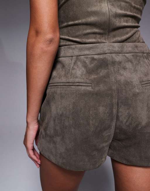 Wanderdoll – Brungrå, figursydda shorts i mockaimitation, del av set, 5 av 5
