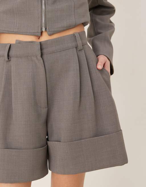 Wanderdoll exclusive Gabriella turned up tailored shorts in grey (part of a set), 2 of 5