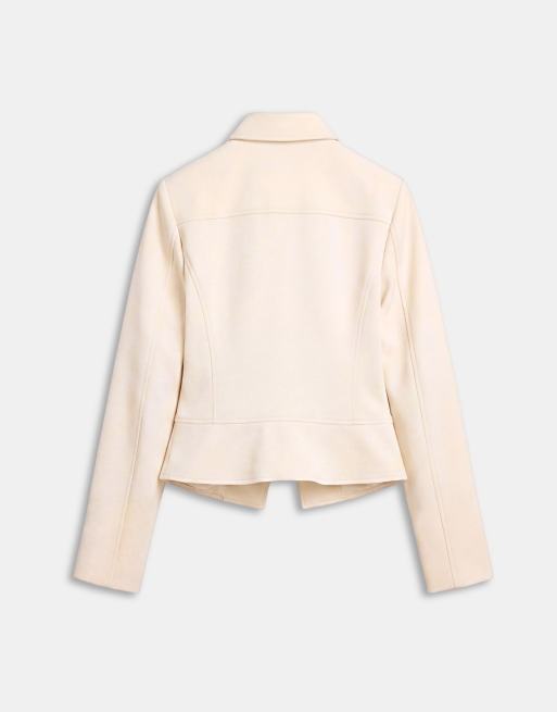 Wanderdoll Gabriella chemise ajustée coordonnée à détail noué et épaules structurées en crème, 6 de 7