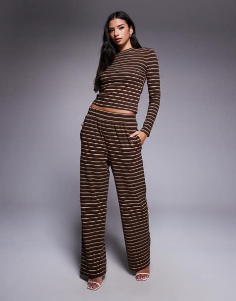 Wanderdoll - Gestreepte co-ord set met top van zware jersey met ronde hals en lange mouwen, polotop en broek met wijde pijpen in bruin - view 1