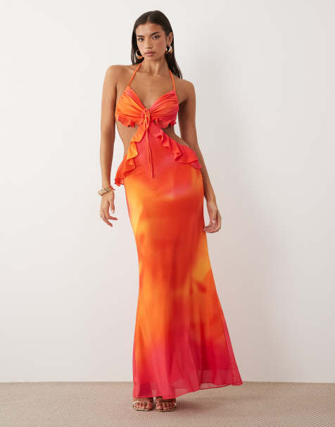 Wanderdoll – Lola – Różowa sukienka maxi z dekoltem halter, wycięciem, falbanką i efektem ombre - view 1