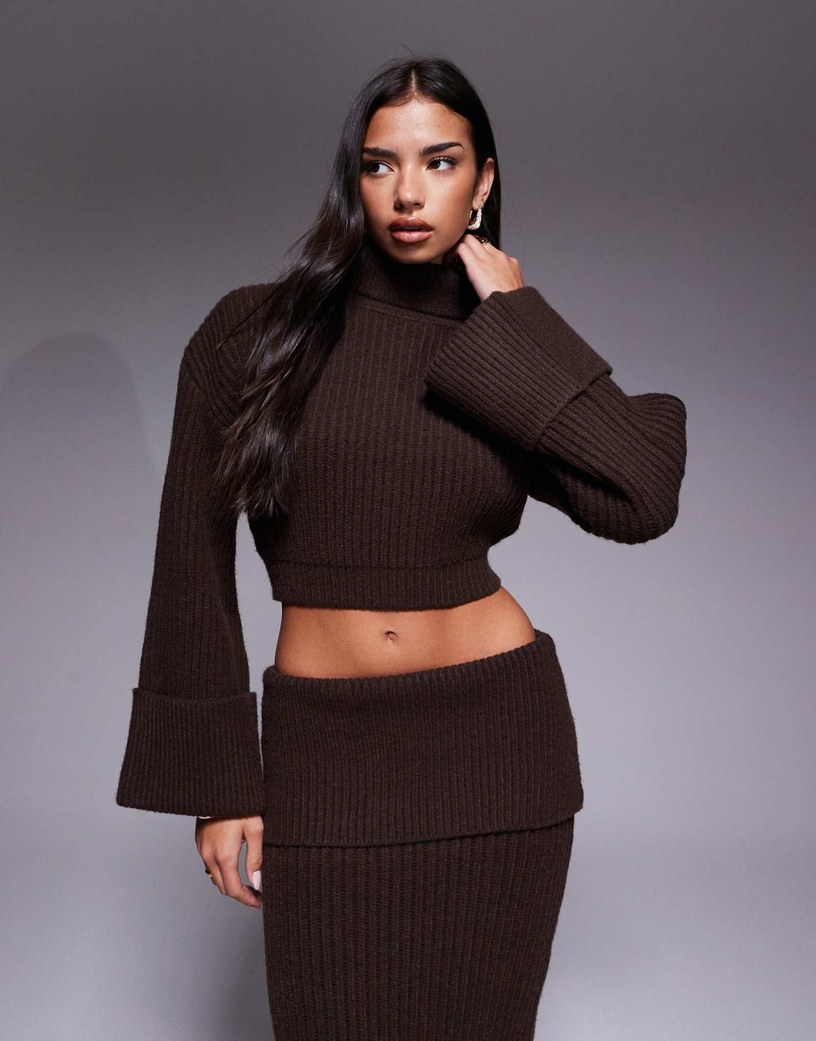 Шерстяной свитер Wanderdoll Mabel с круглым вырезом и широкими рукавами шоколадного цвета - часть комплекта