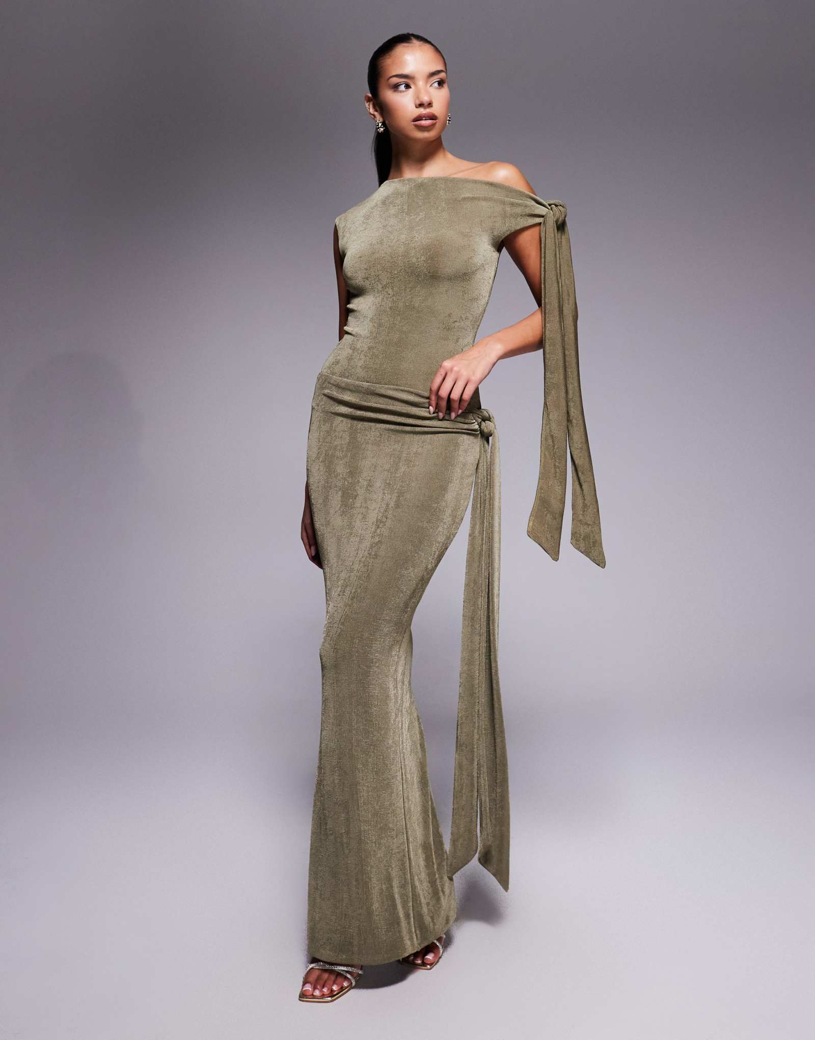 Юбка макси Wanderdoll Noa premium с текстурированной драпировкой и завязками по бокам зеленого цвета хаки - часть комплекта