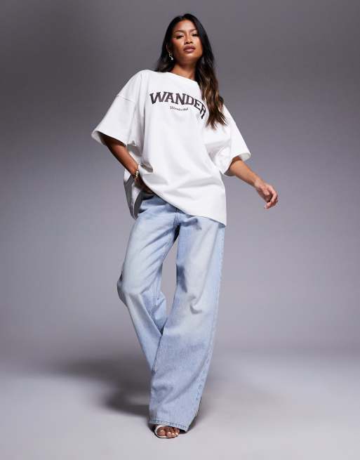 Wanderdoll - Oversized T-shirt met ronde hals en logo in wit, 2 van 4