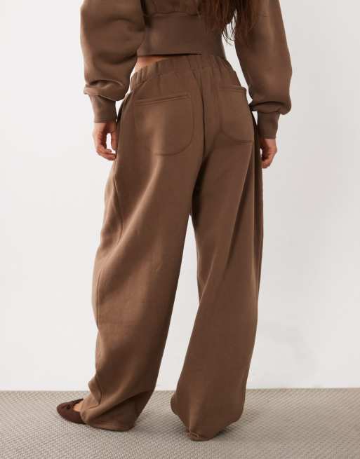 Wanderdoll Sloane broek met barrel leg en knoopsluiting in bruin, 5 van 5