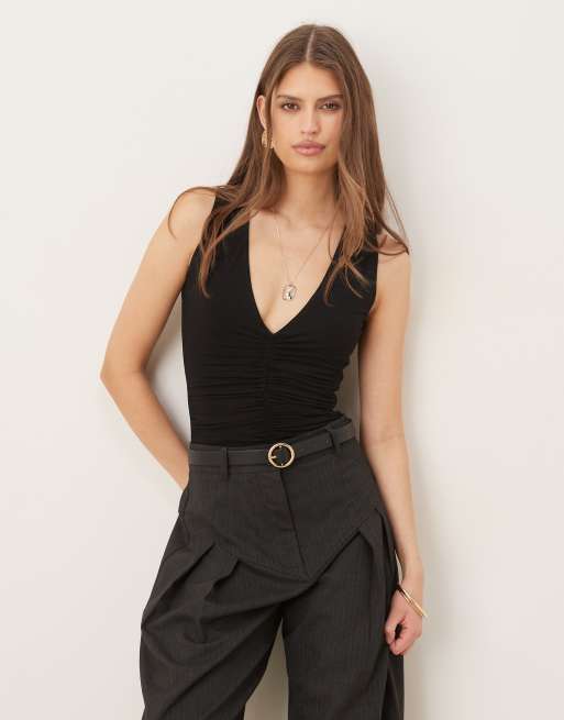 Wanderdoll - Tate - Body modellante senza maniche nero con scollo profondo e dettaglio arricciato