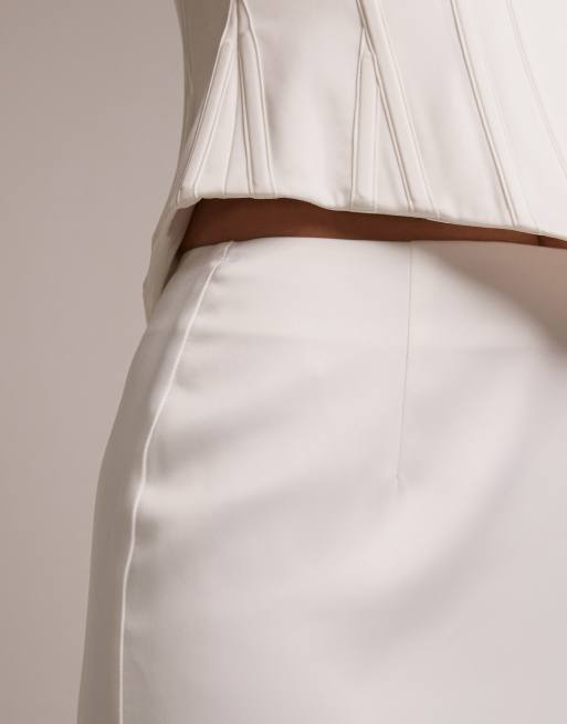 Wanderdoll – Vivienne – Bridal – Maxirock aus schwerem, strukturiertem Satin in Weiß mit Schwalbenschwanz, Kombiteil, 3 von 5