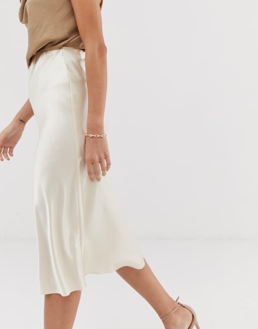 Bias cut slip clearance skirt