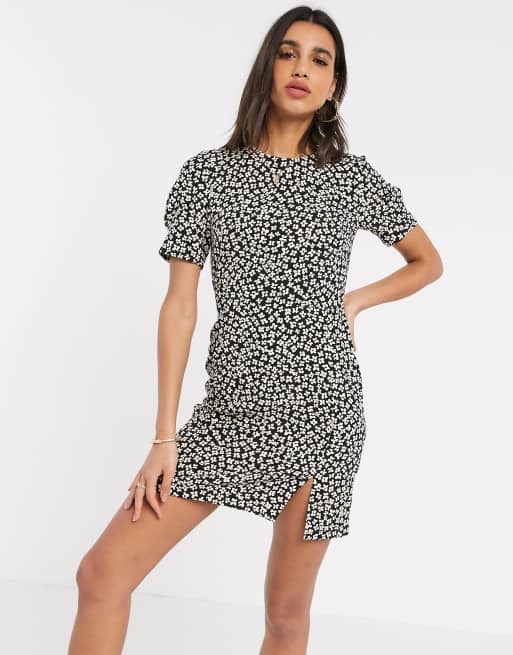 Warehouse Geblumtes Kleid Aus Krepp Mit Schlitz Vorn In Schwarz Asos 