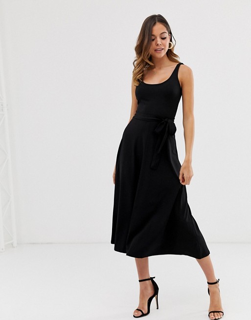 Warehouse maxi swing dress with tie waist in black