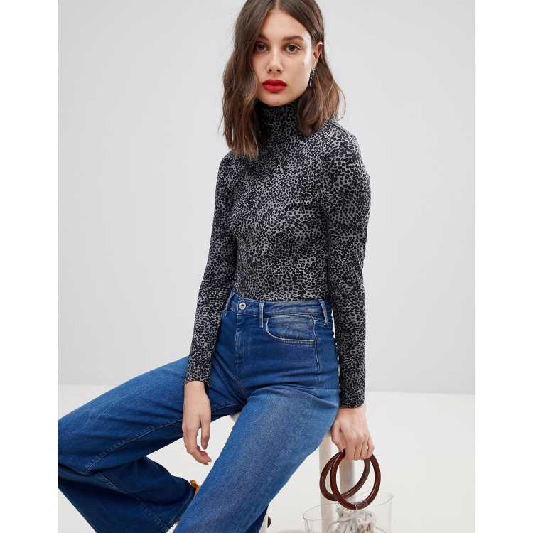 Warehouse roll neck top in gray leopard print