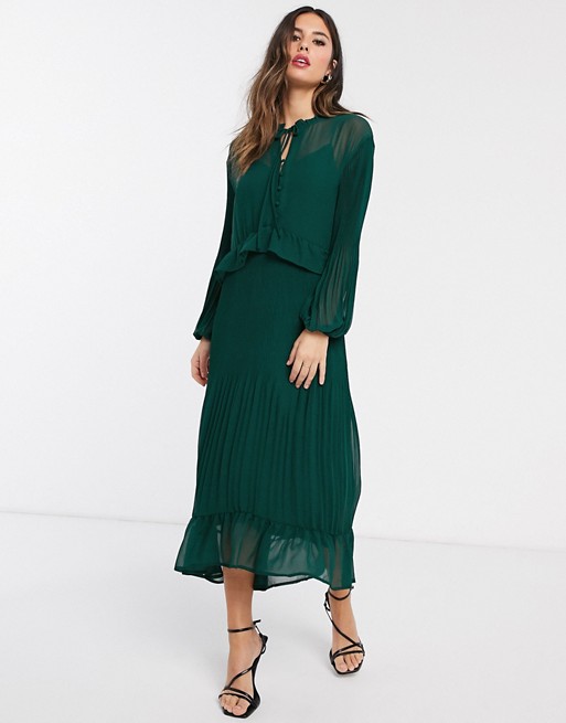 Warehouse tiered midi dress with pleats in green