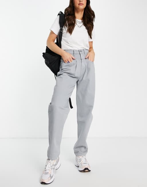 Wåven – Ivy – Grå avsmalnande jeans i 90-talsstil