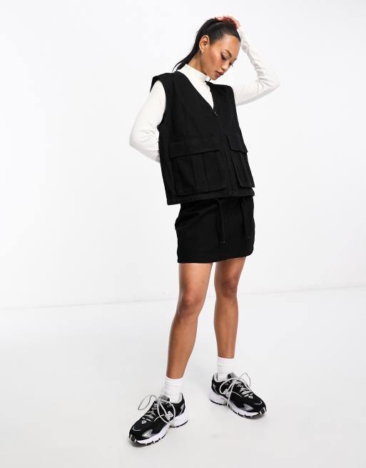 Waven – Janne – Czarny bezrękawnik oversize w stylu roboczym, część zestawu