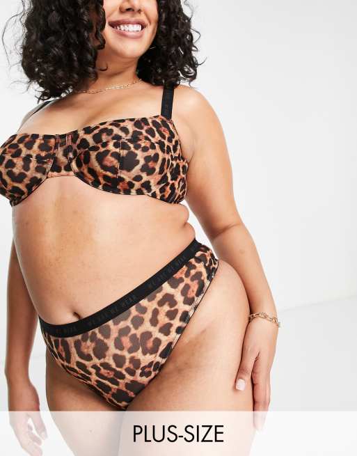 We Are We Wear Curve - Brasiliana sgambata in rete di misto poliestere con stampa leopardata - MULTI