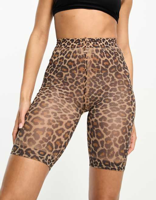 We Are We Wear – Leopardmönstrade shorts som inte skaver