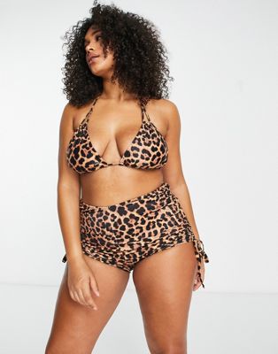 We Are We Wear Plus Olivia leopard short in animal print