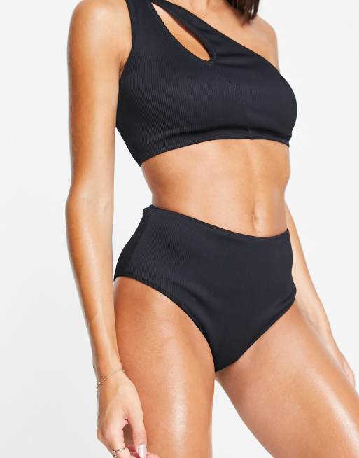 We Are We Wear - Tia - Omkeerbaar bikinibroekje met hoge taille in zwart en karamel