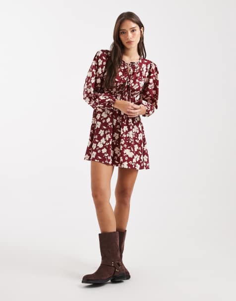 Wednesday's Girl - Aangerimpelde mini-jurk met bloemenprint in bordeauxrood - view 1