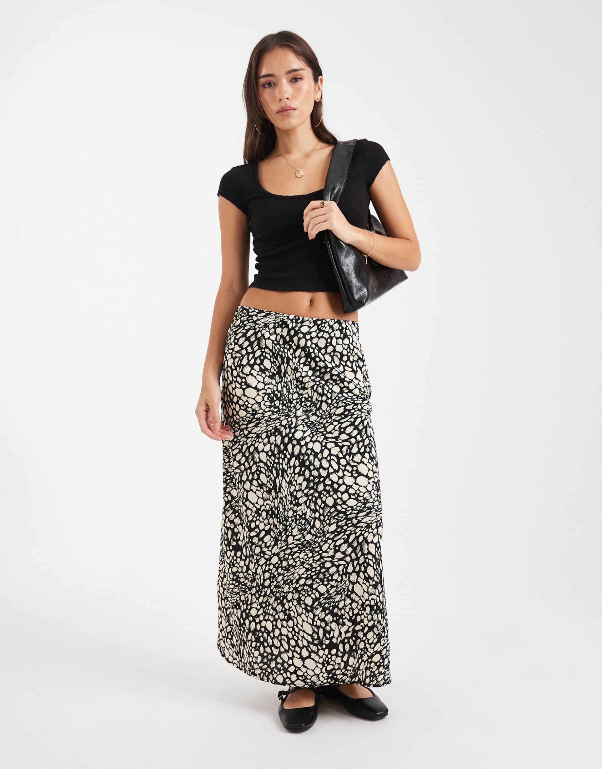 wednesday's girl abstract print skirt in black