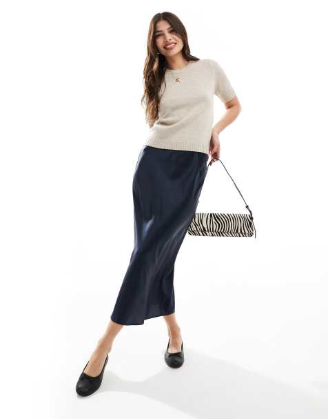 Wednesday's Girl – Asymmetrischer, wadenlanger Rock aus Satin in Marineblau - view 1