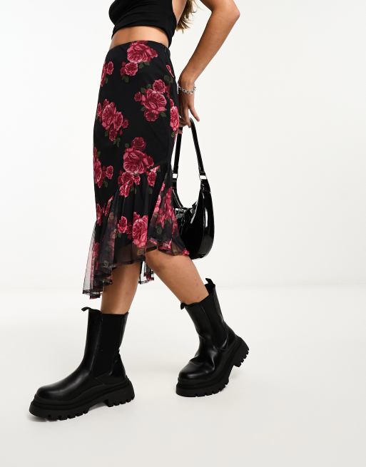 Wednesday's Girl - Asymmetrisk nederdel med blomstermønster i sort og rødt mesh