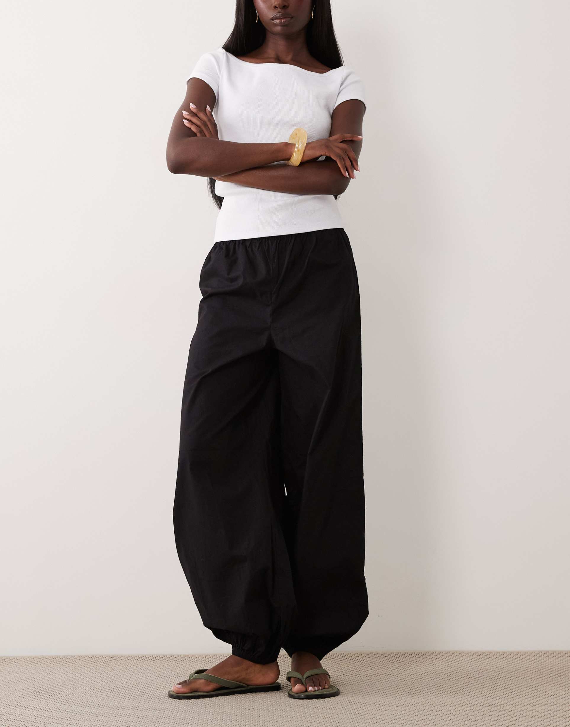 wednesday's girl balloon pants in black