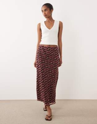 Wednesdays Girl bias cut micro floral skirt in pink pink 8890₽