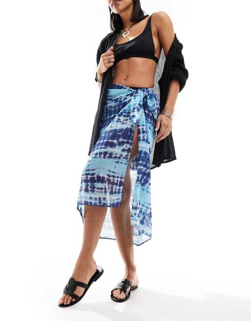 Wednesday's Girl – Blå, batikmönstrad strandsarong i midaxilängd