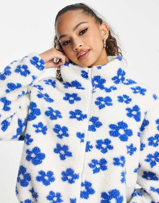 Wednesday's Girl – Blå, blommig jacka med boxig passform i teddy, 2 av 4