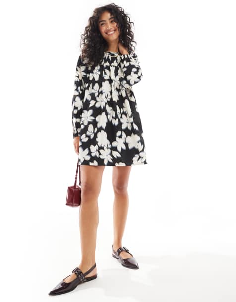 Wednesday's Girl – Blurrigt blommig smockklänning i minilängd smock - view 1