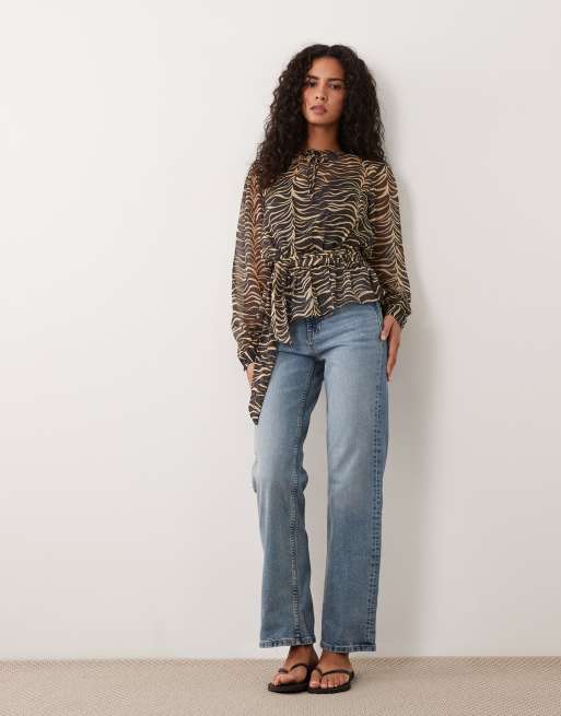 Wednesday's Girl bluse med bindefront og flagrende pasform i zebraprint, 2 af 4