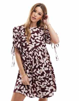 bold bloom tie-sleeve mini smock dress in burgundy-Red