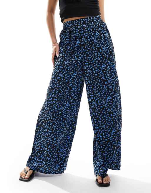 Wednesday's Girl - Broek met wijde pijpen en fijne print in zwart en blauw