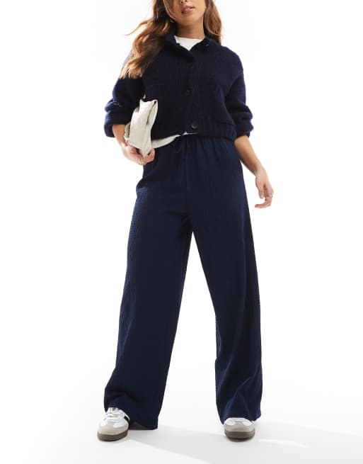 Wednesday's Girl - Broek met wijde pijpen en textuur in marineblauw
