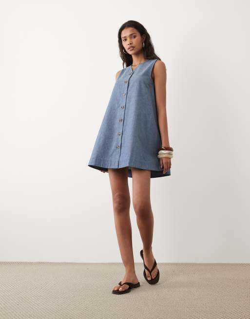 Wednesdays Girl button up chambray mini shift dress in mid blue, 3 of 4