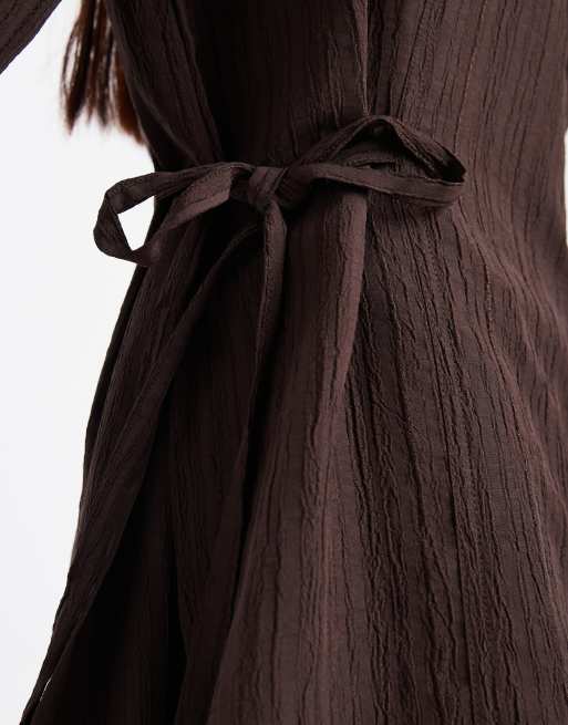 Wednesday's Girl - Camicia oversize marrone a righe con laccetti, 4 di 4