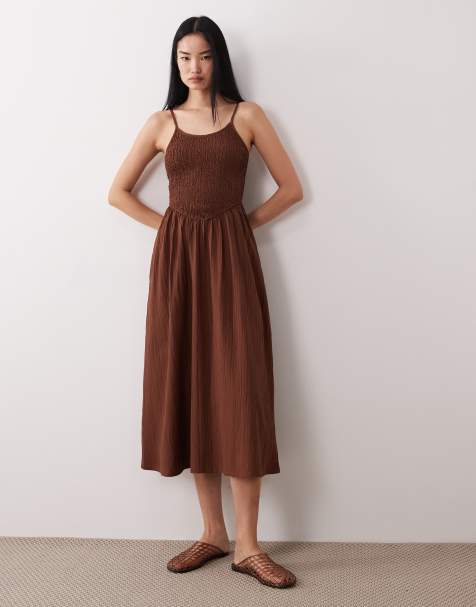 Wednesday's Girl - Chokoladebrun rynket midaxi-kjole med cami-stropper - view 1