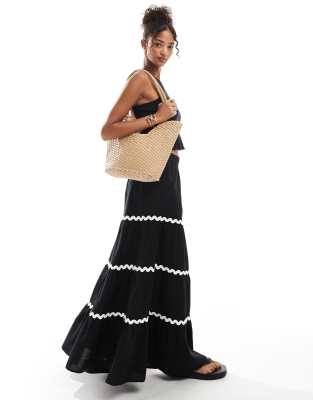 contrast maxi skirt in black