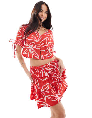 Wednesday's Girl - Cropped Bluse in Rot mit plakativem Blütenmuster, Kombiteil