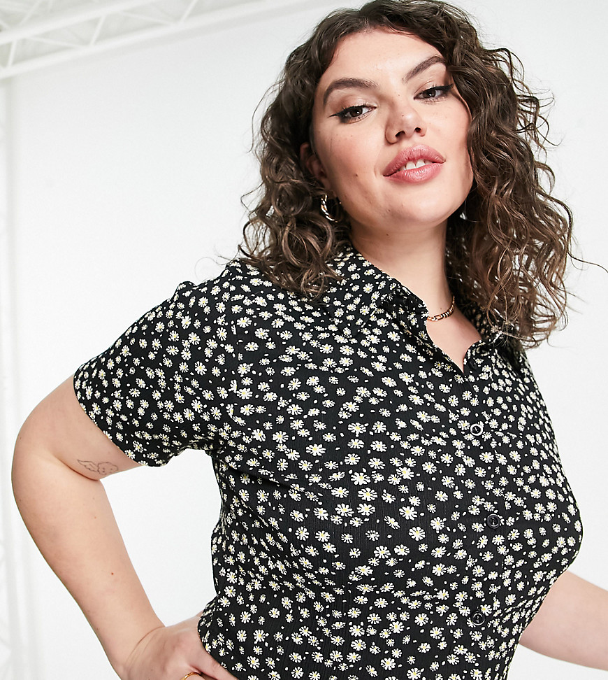 Plus-size top by Wednesday%27s Girl Part of a co-ord set Trousers sold separately Ditsy floral print Spread collar Button placket Cropped length Regular fit